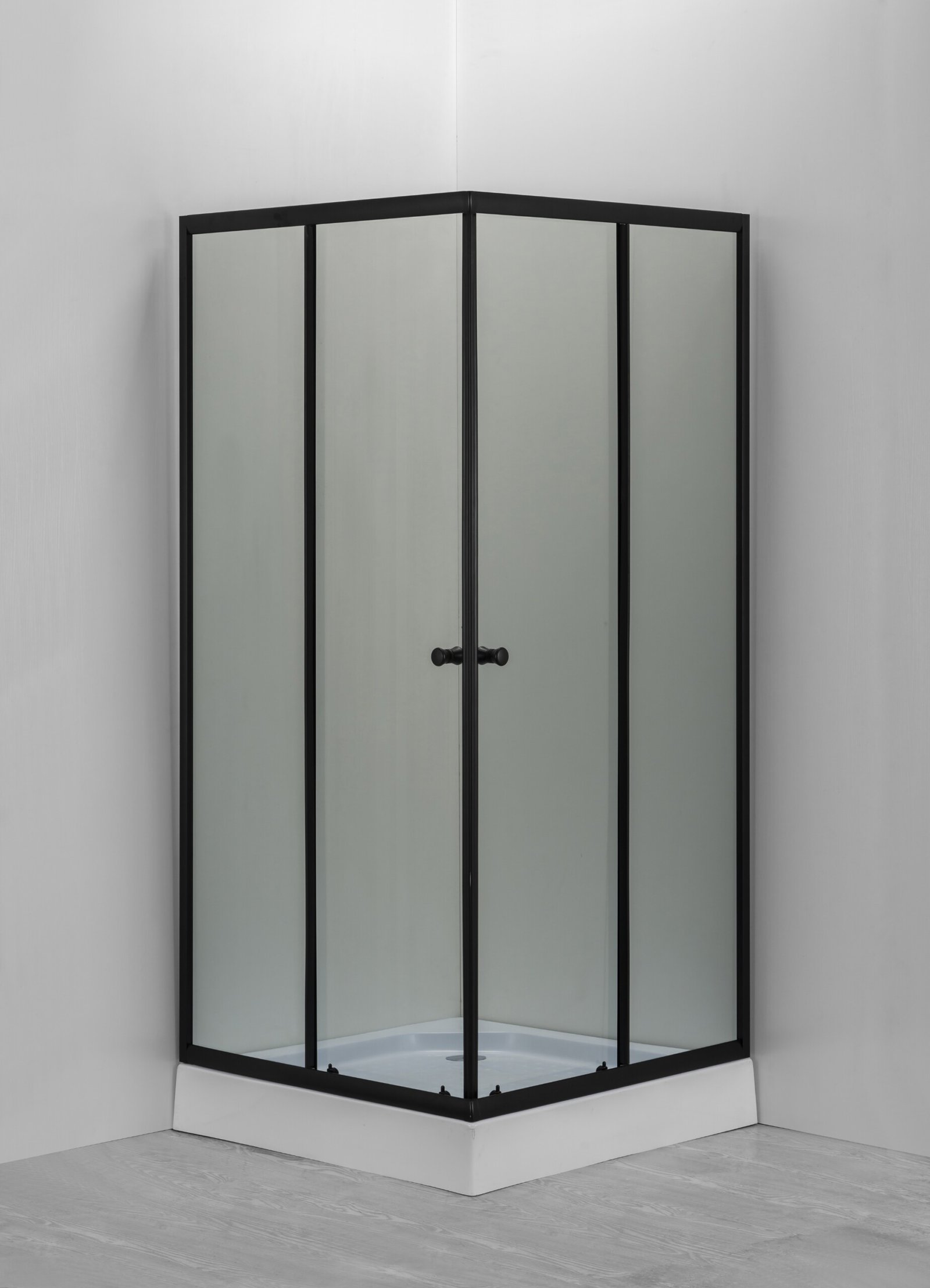 Aprašymas:1. Stiklo storis: 4 mm2. Stiklo spalva: tamsintas 3. Profilio spalva:  juodas4. Ratukų tipas: juodasviršutiniai: dvigubiapatiniai: viengubi5. Padėklas: žemas (15 cm)