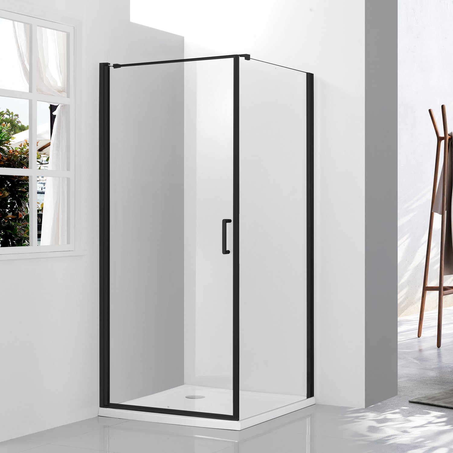 Aprašymas:1. Stiklo storis: 6 mm2. Stiklo spalva: skaidrus 3. Profilio spalva:  juodas 4. Be padėklo